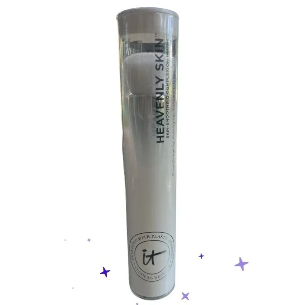 It Heavenly Skin Skin smoothing complexion brush No 704 new‎ in box $49 MSRP